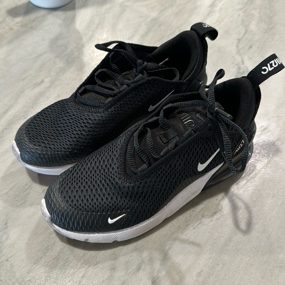 Kids sneakers